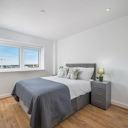 Skyvillion - London River Thames Top Floor Apartments By Woolwich Ferry, Mins To London Excel, O2 Arena , London City Airport With Parking Luaran gambar