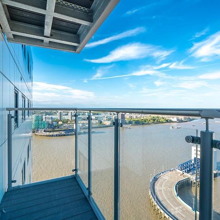 Skyvillion - London River Thames Top Floor Apartments By Woolwich Ferry, Mins To London Excel, O2 Arena , London City Airport With Parking Luaran gambar