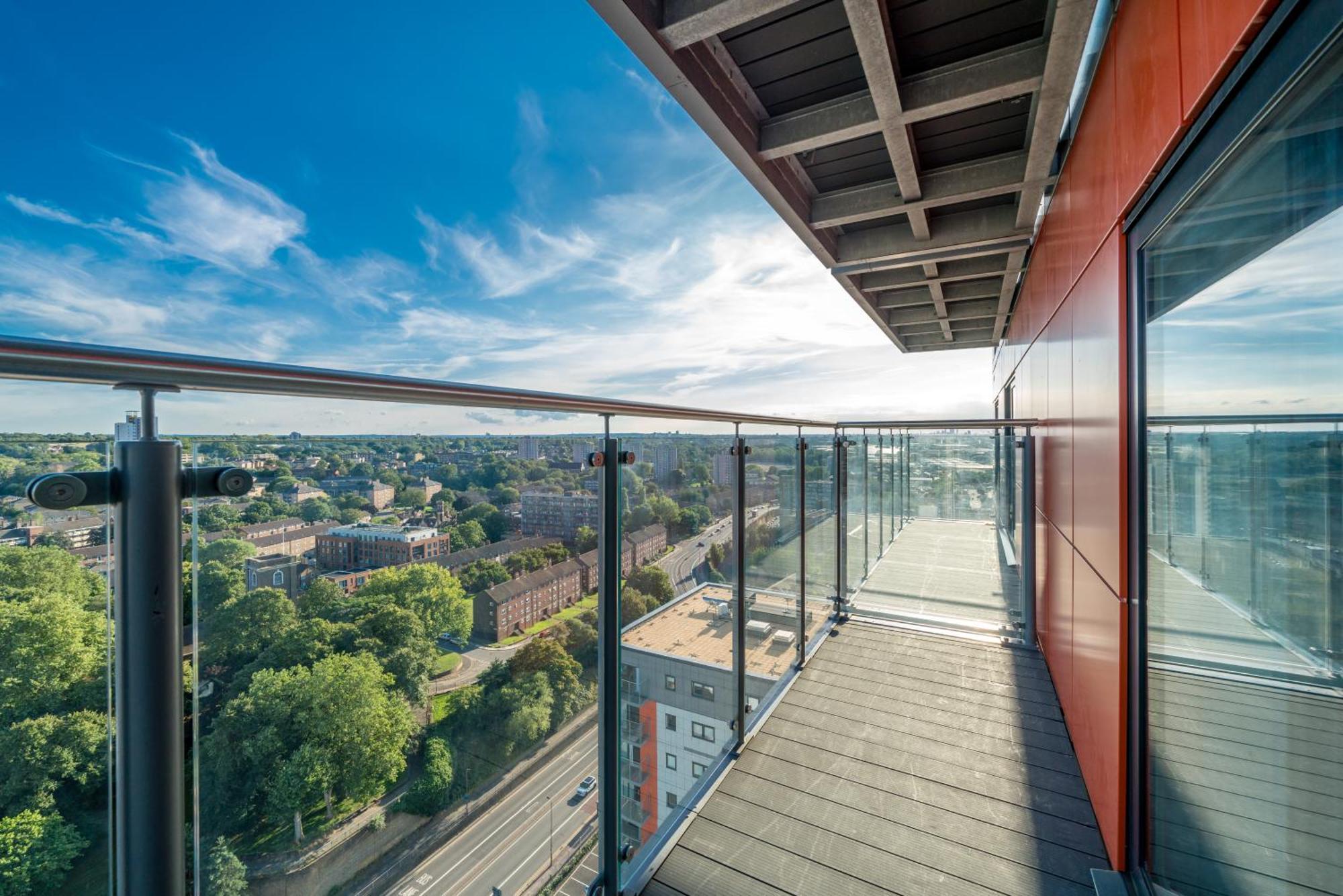 Skyvillion - London River Thames Top Floor Apartments By Woolwich Ferry, Mins To London Excel, O2 Arena , London City Airport With Parking Luaran gambar
