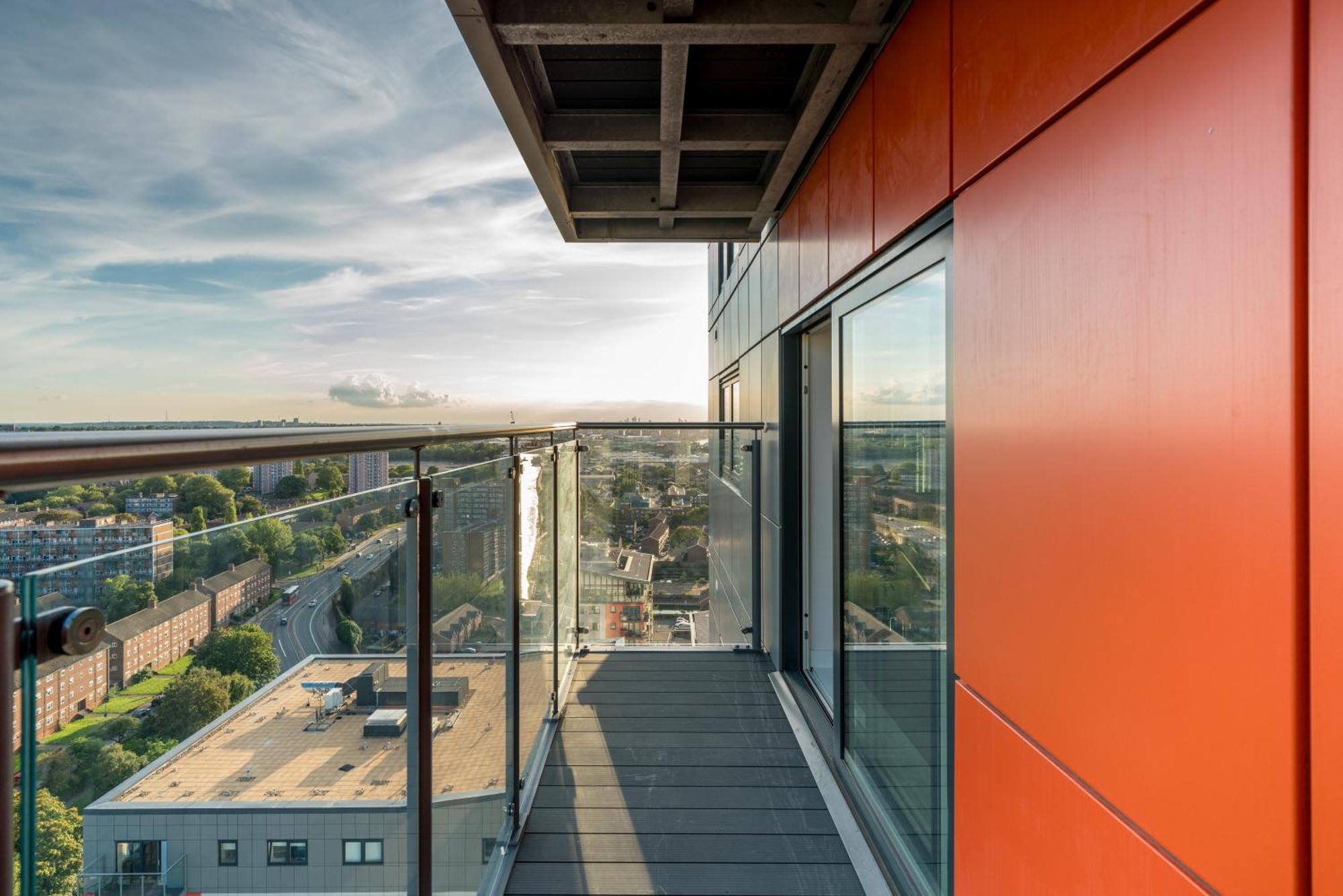 Skyvillion - London River Thames Top Floor Apartments By Woolwich Ferry, Mins To London Excel, O2 Arena , London City Airport With Parking Luaran gambar